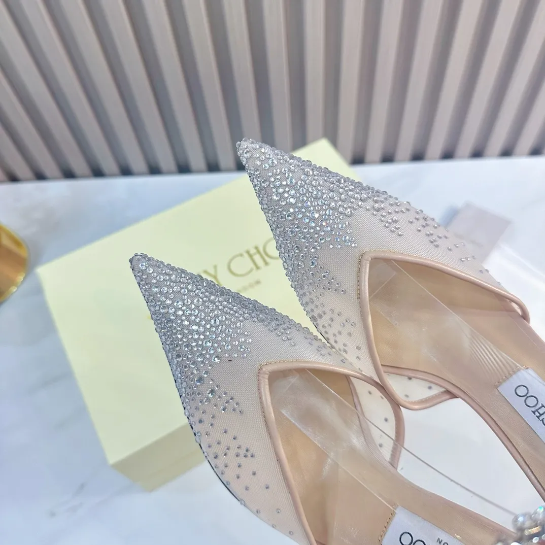 👟👟Ex-factory price 700👟👟 JIMMY CHOO (Jimmy CHOO) 💝💝💝 is a very comprehensive noble fashion lifestyle brand, with a series of women's high-heeled, medium-heeled, flat-heeled sandals with the same strap from major fashion bloggers and celebrities in Hong Kong and the United States.  The Australian pointed toe, round toe and square toe series are simply beautiful. Fall in love with elegance and playful sense of the future. Just by looking at them, you want to own them immediately, but you can really think about a pair of exquisite high heels~~~~~~~~~~~~~~~~~ 💝This series is specially designed for extraordinary and indifferent ladies, thus creating a unique overall effect, Jimmy Choo Design products that inspire women to move forward and show their charm💝💝💝 1⃣️Material: Imported genuine mesh hot diamond 2⃣️Inner: Imported Italian lambskin, super soft and delicate 3⃣️Outsole: Imported Italian original original color genuine leather outsole Heel height 8.5cm (10.0/6.5cm can be made) 4⃣️Code number: 35-39 (34.40.41.42 customized)